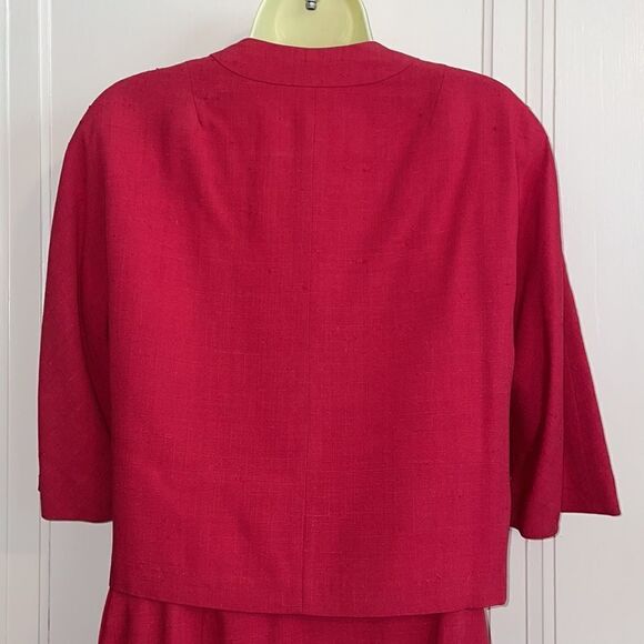 Vintage 50s Ellsworth Hibiscus (pinkish) red suit with 3/4 sleeve jacket - Picture 7 of 12